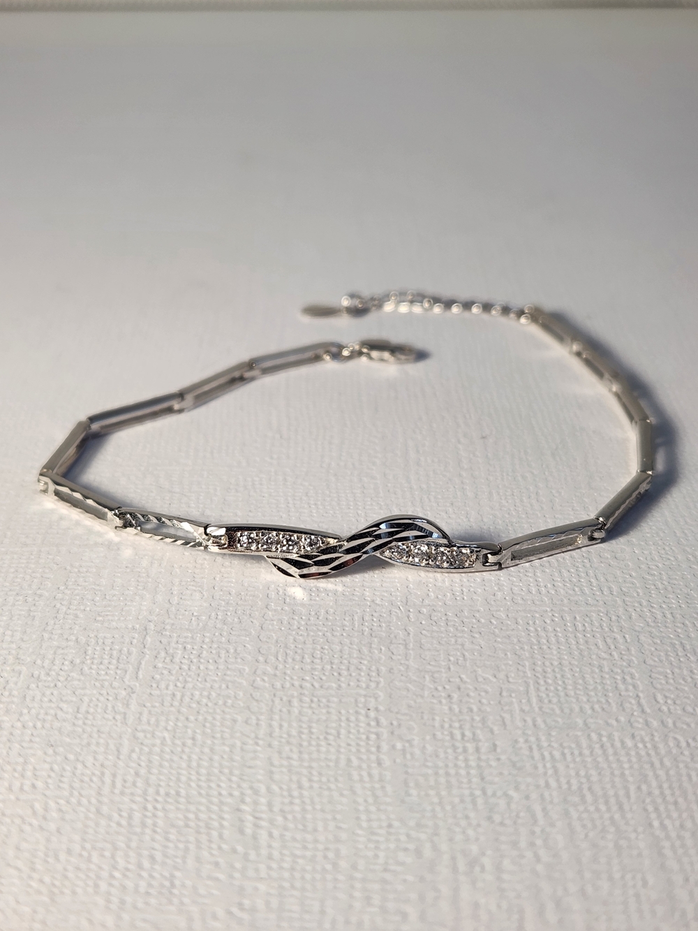 VTG 925 Sterling Silver Infinity Twist Bracelet 7 Inch CZ Accents